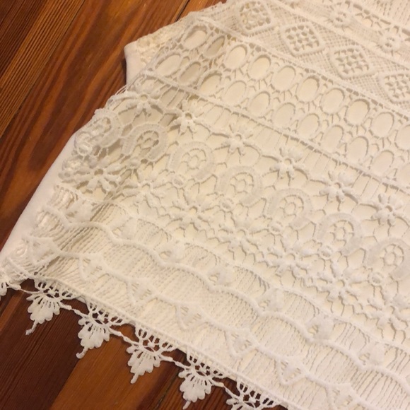 White lace crop top size small - Picture 2 of 3